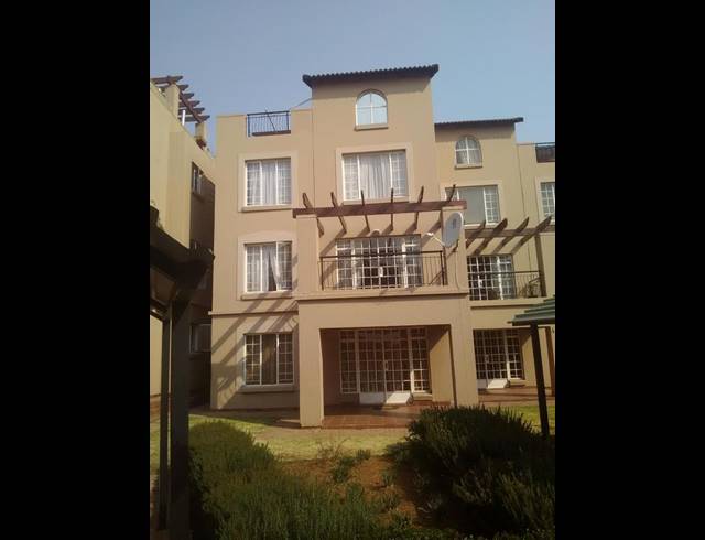 2 BEDROOM PROPERTY TO RENT IN CASTLEVIEW